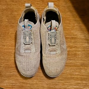 Nike like new no tie running shoes